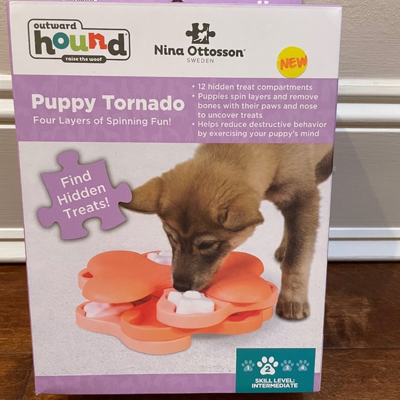 Puppy Tornado Interactive Toy with 12 Treat Compartments - Picture 1 of 7